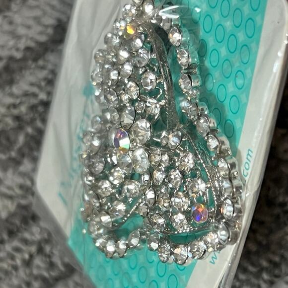 Pugster rhinestone large brooch or pin.  Jewelry making sparkly - Picture 3 of 6